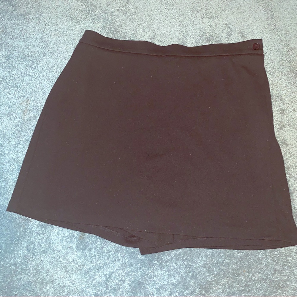 Black skirt/ short